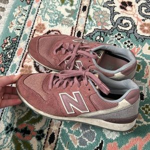 Women’s new balance trendy shoes